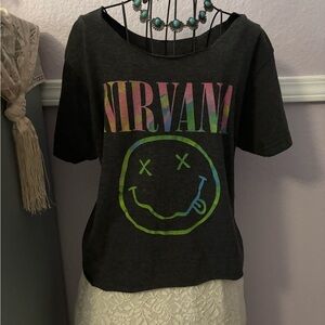 Women’s Nirvana Cropped Scoop Neck Graphic Tee Size Medium